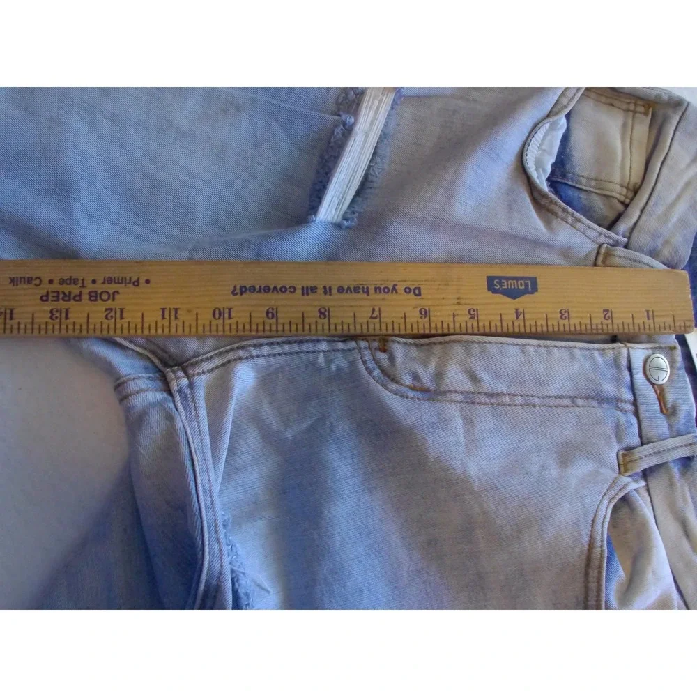 Dogma Distressed Light Wash Straight Leg Jeans with Split  Size 3‎